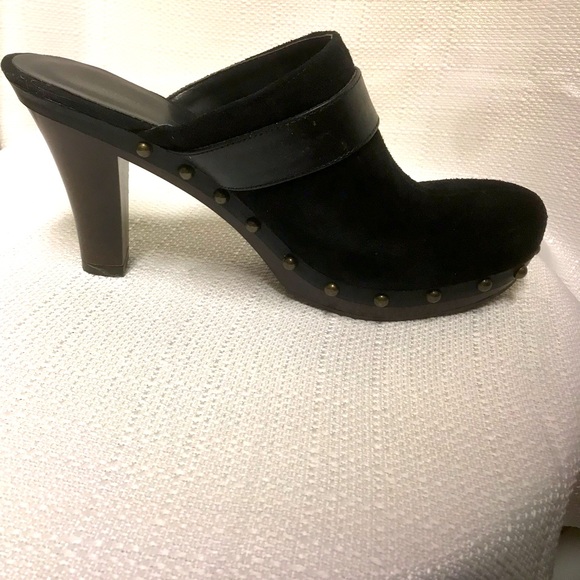 Bandolino Bodivara Black Suede Heeled Mules - Picture 3 of 8